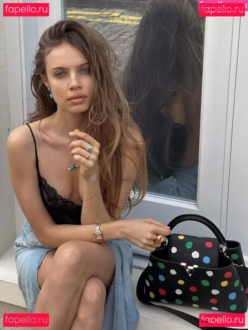 Xenia Tchoumitcheva Onlyfans Photo Gallery 