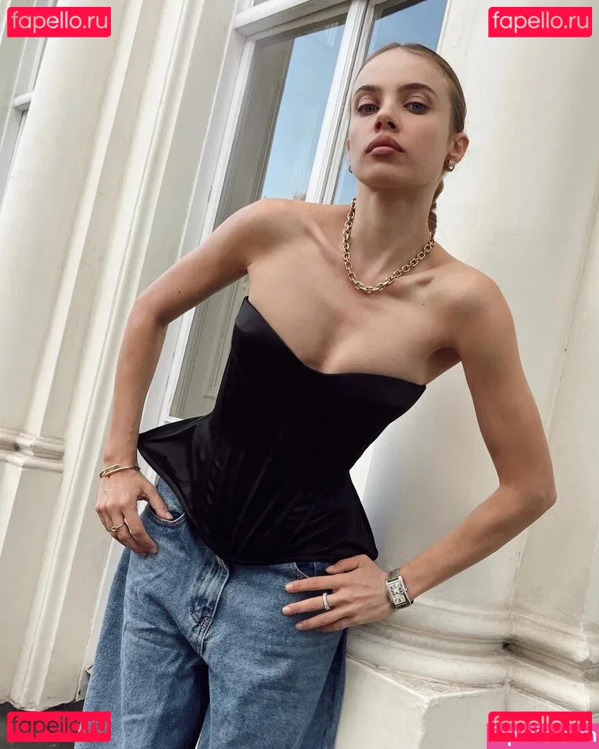 Xenia Tchoumitcheva Onlyfans Photo Gallery 