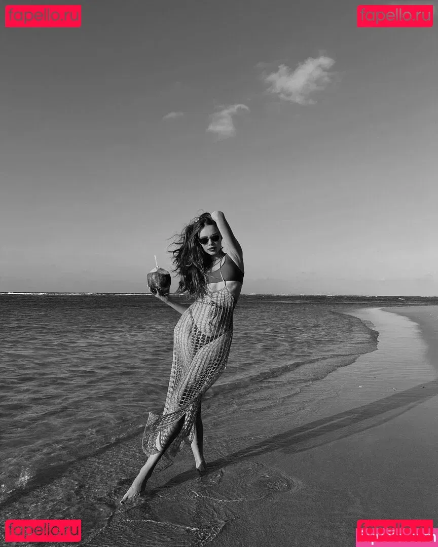 Xenia Tchoumitcheva Onlyfans Photo Gallery 