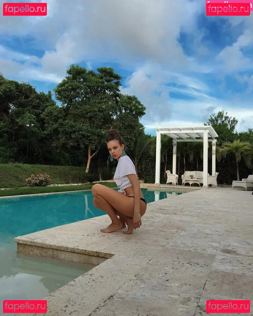 Xenia Tchoumitcheva Onlyfans Photo Gallery 