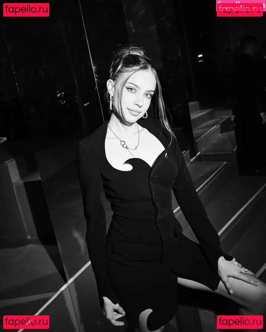 Xenia Tchoumitcheva Onlyfans Photo Gallery 