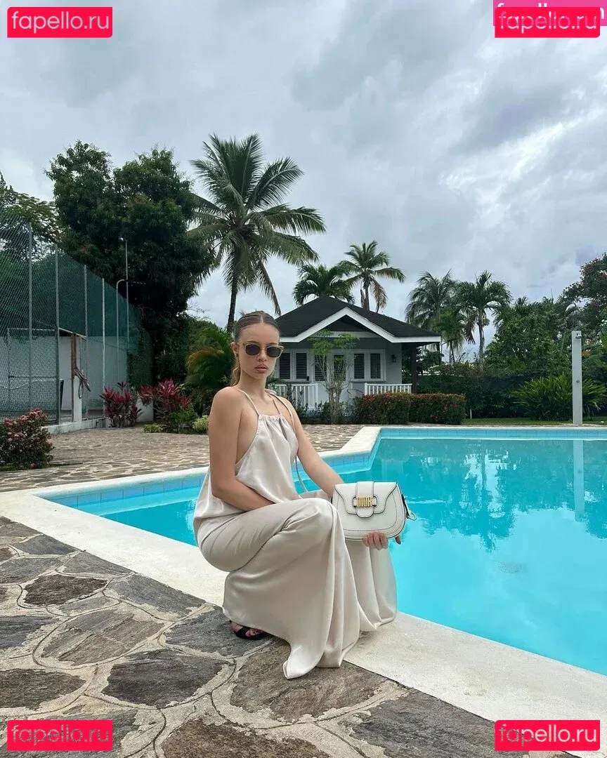 Xenia Tchoumitcheva Onlyfans Photo Gallery 