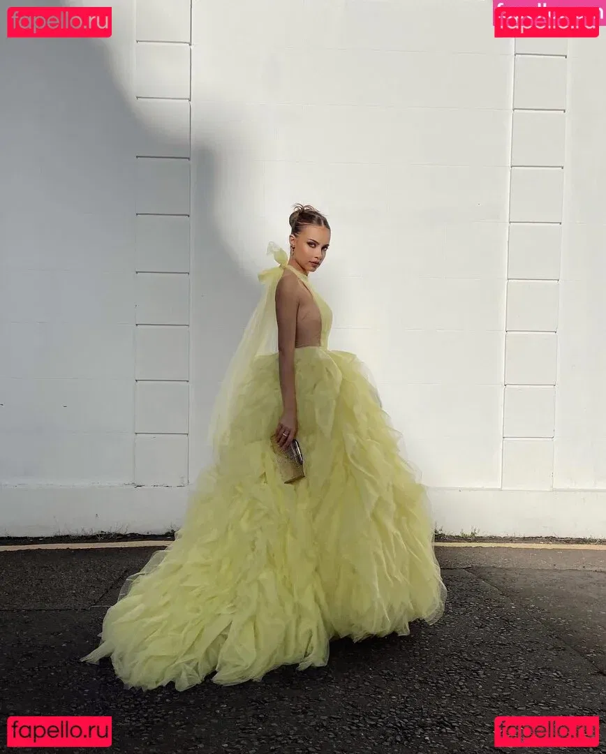 Xenia Tchoumitcheva Onlyfans Photo Gallery 