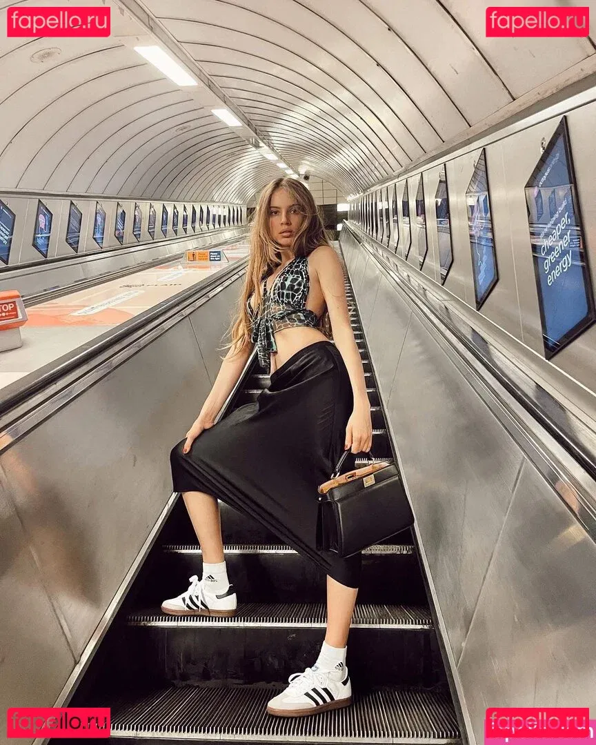 Xenia Tchoumitcheva Onlyfans Photo Gallery 