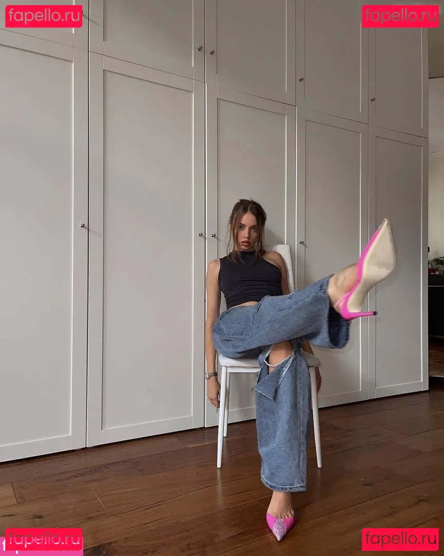 Xenia Tchoumitcheva Onlyfans Photo Gallery 