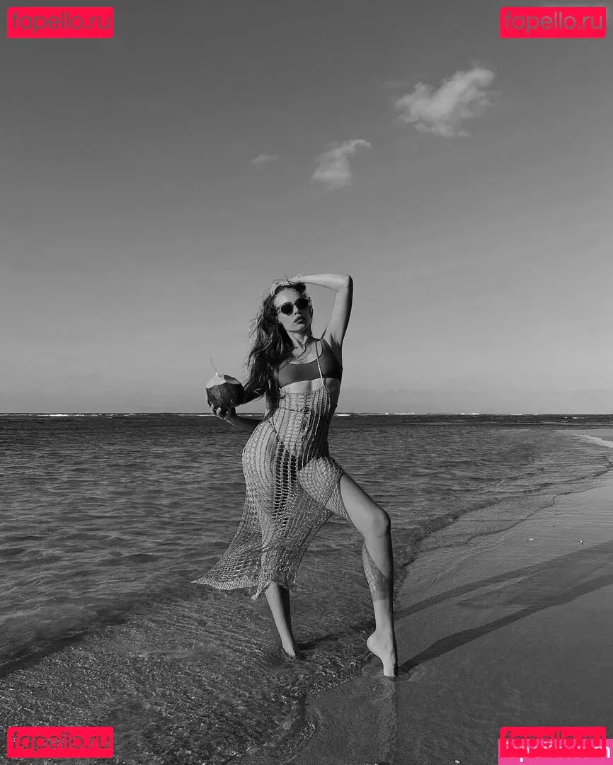 Xenia Tchoumitcheva Onlyfans Photo Gallery 