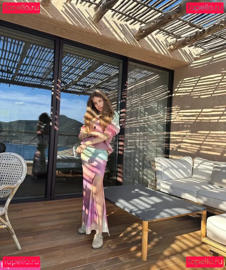 Xenia Tchoumitcheva Onlyfans Photo Gallery 