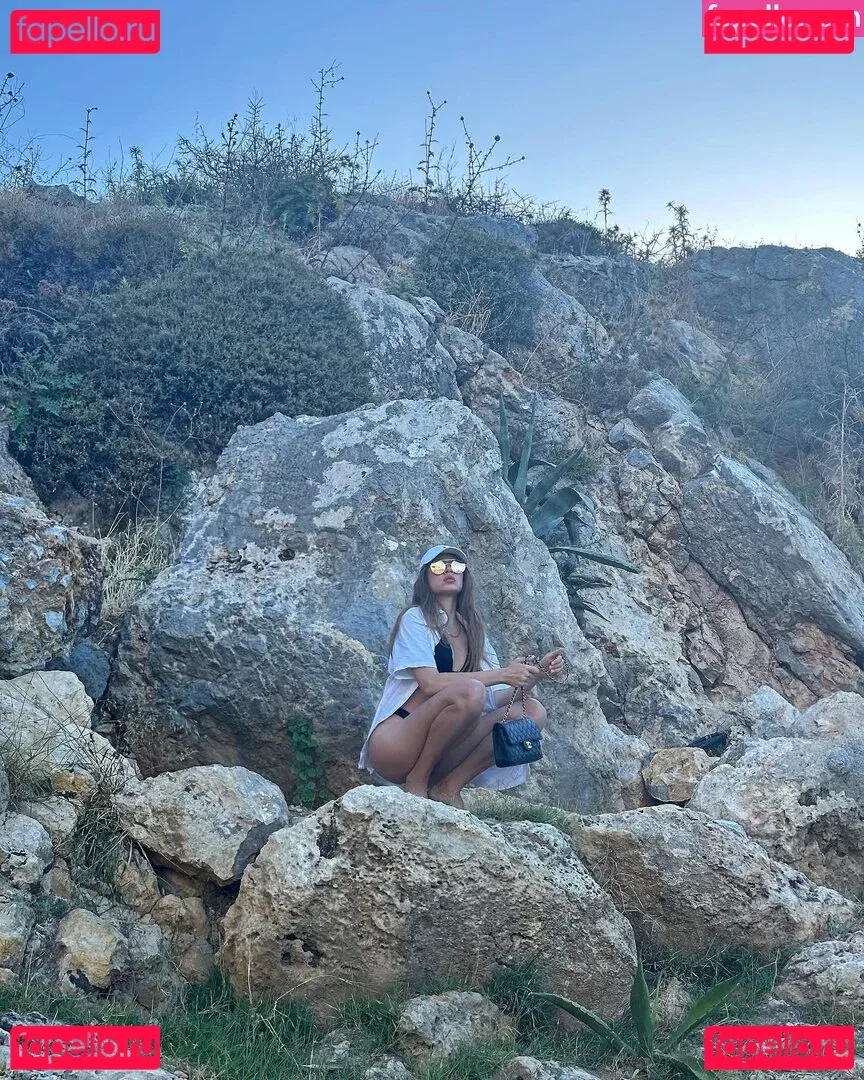 Xenia Tchoumitcheva Onlyfans Photo Gallery 