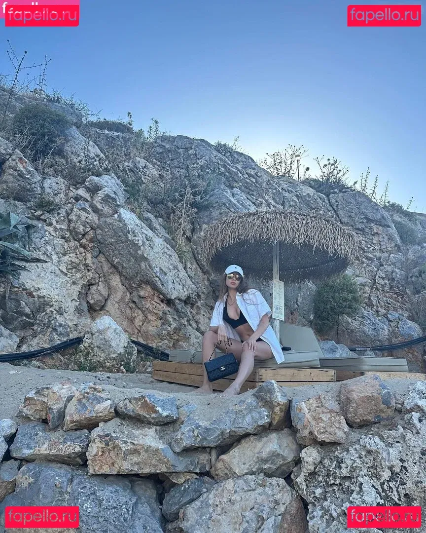 Xenia Tchoumitcheva Onlyfans Photo Gallery 