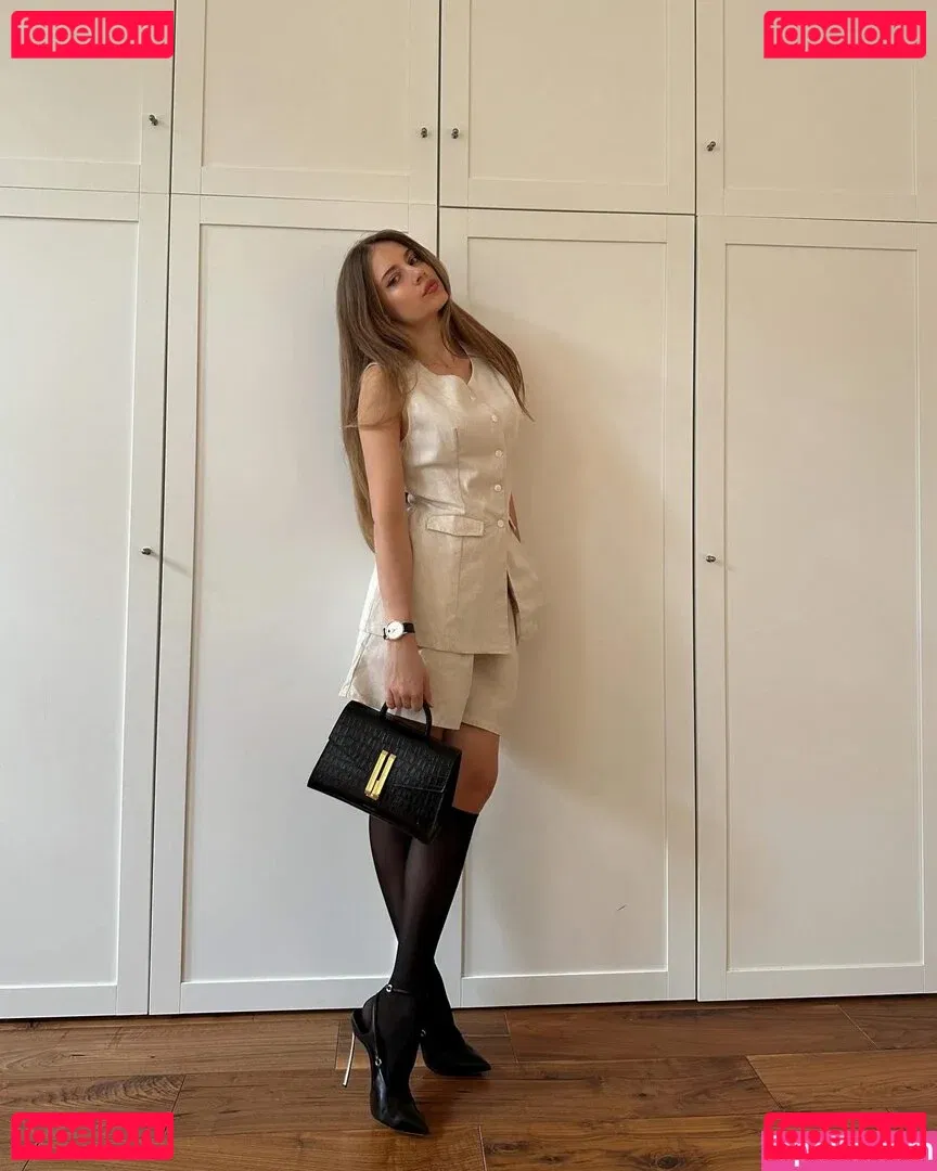 Xenia Tchoumitcheva Onlyfans Photo Gallery 