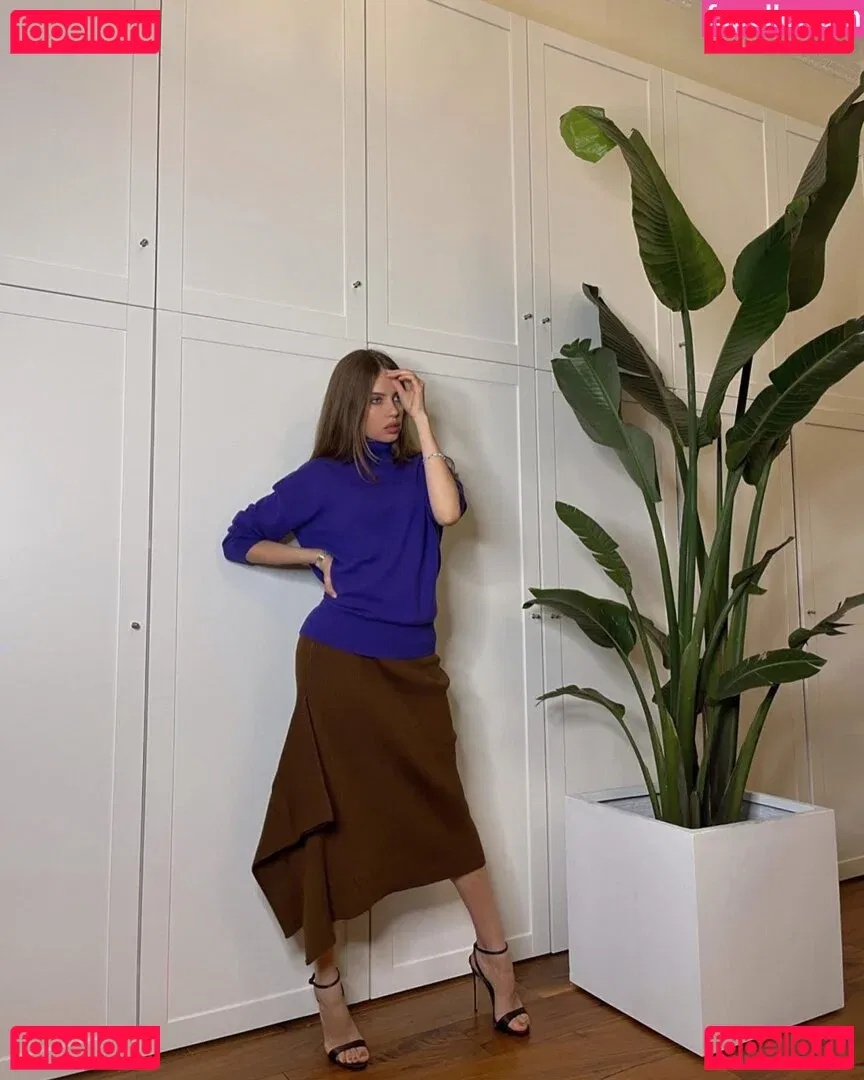 Xenia Tchoumitcheva Onlyfans Photo Gallery 