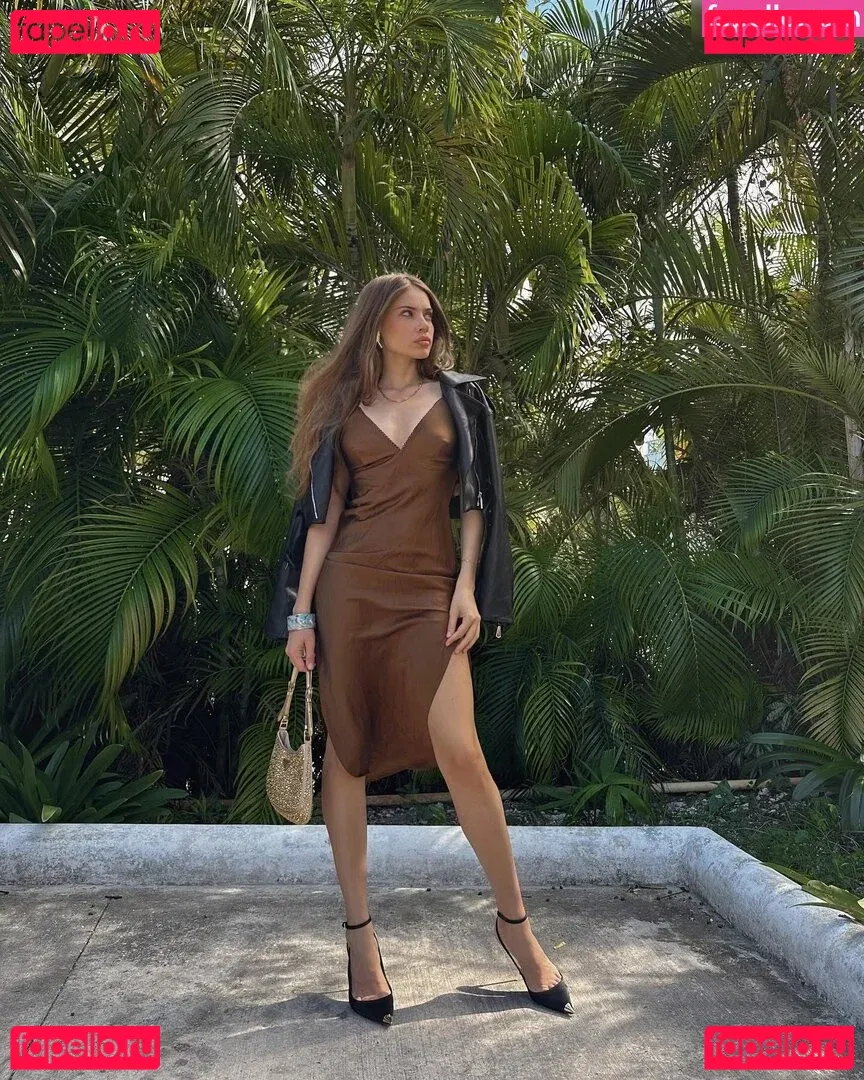 Xenia Tchoumitcheva Onlyfans Photo Gallery 