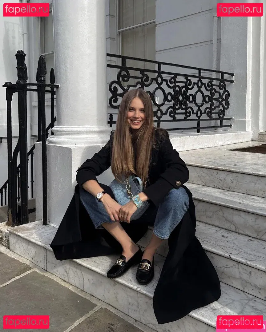 Xenia Tchoumitcheva Onlyfans Photo Gallery 