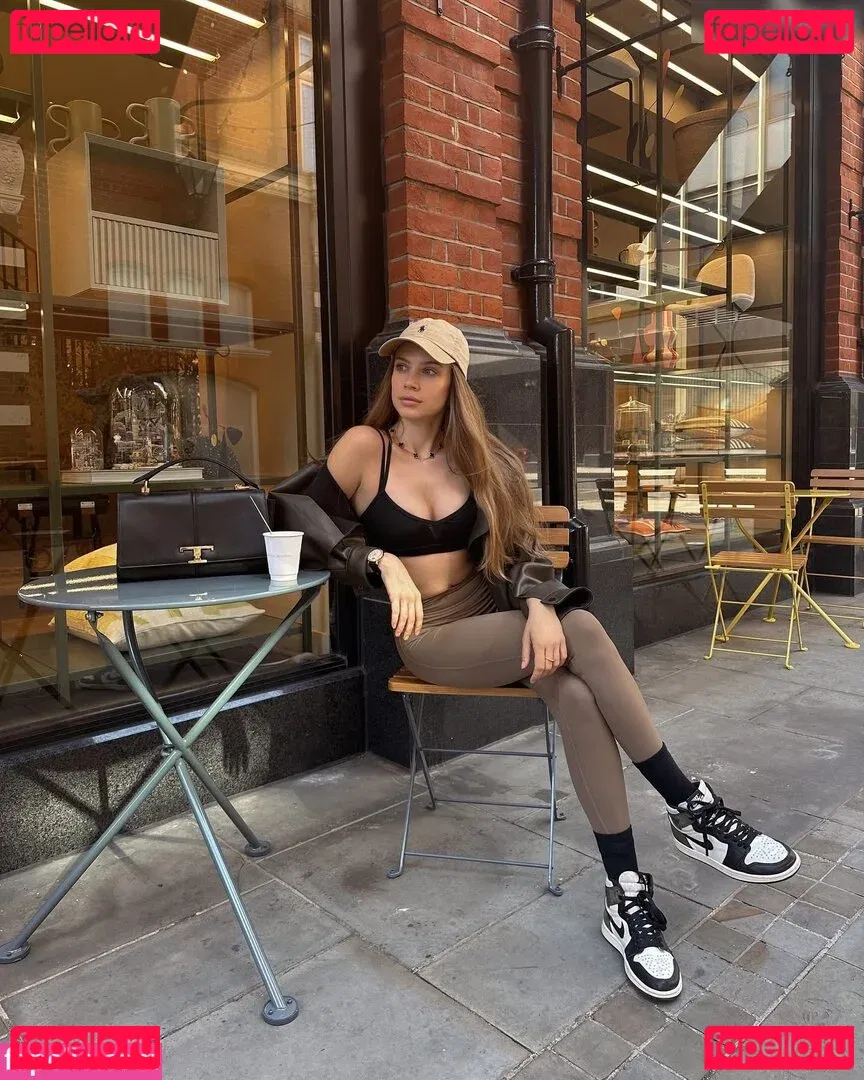 Xenia Tchoumitcheva Onlyfans Photo Gallery 