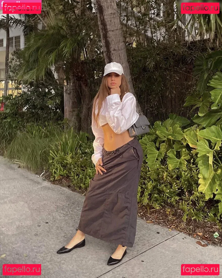 Xenia Tchoumitcheva Onlyfans Photo Gallery 