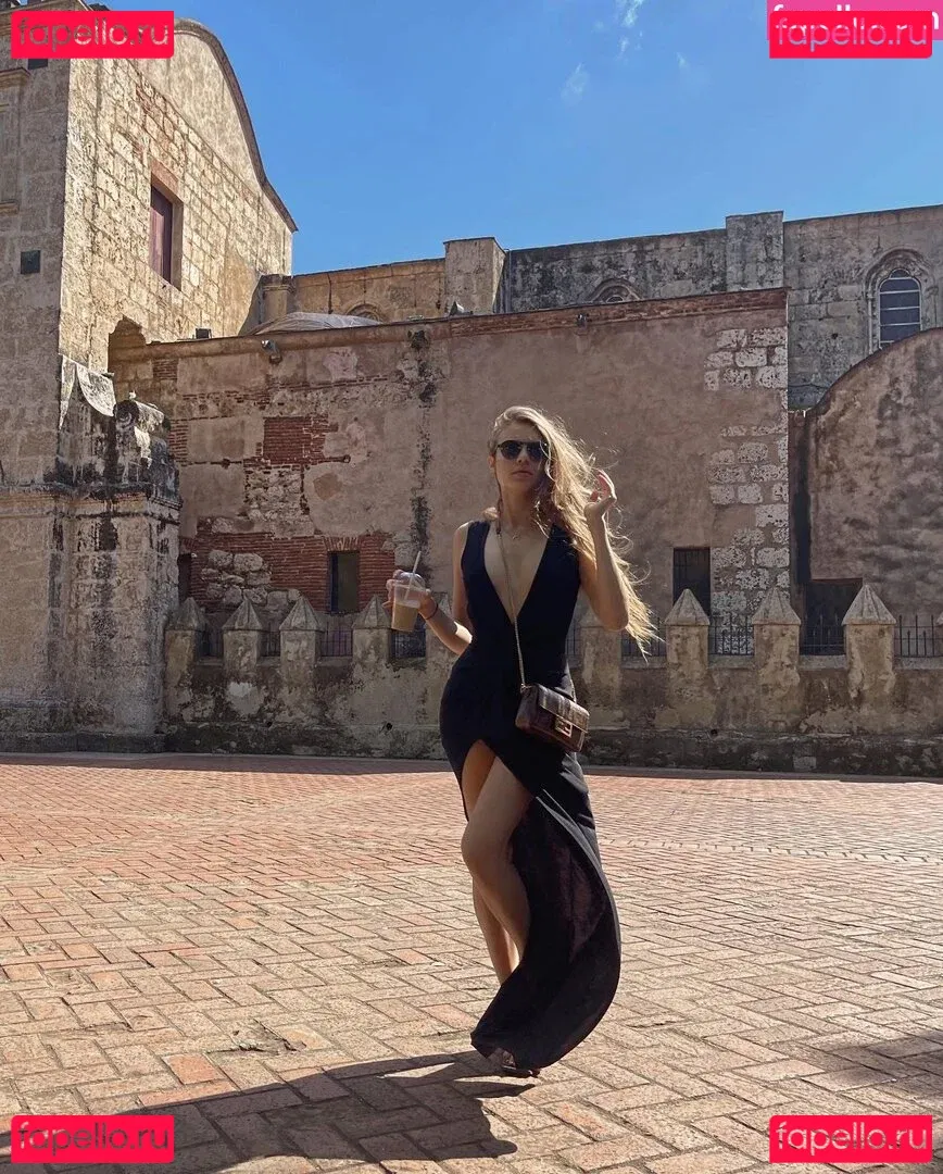 Xenia Tchoumitcheva Onlyfans Photo Gallery 