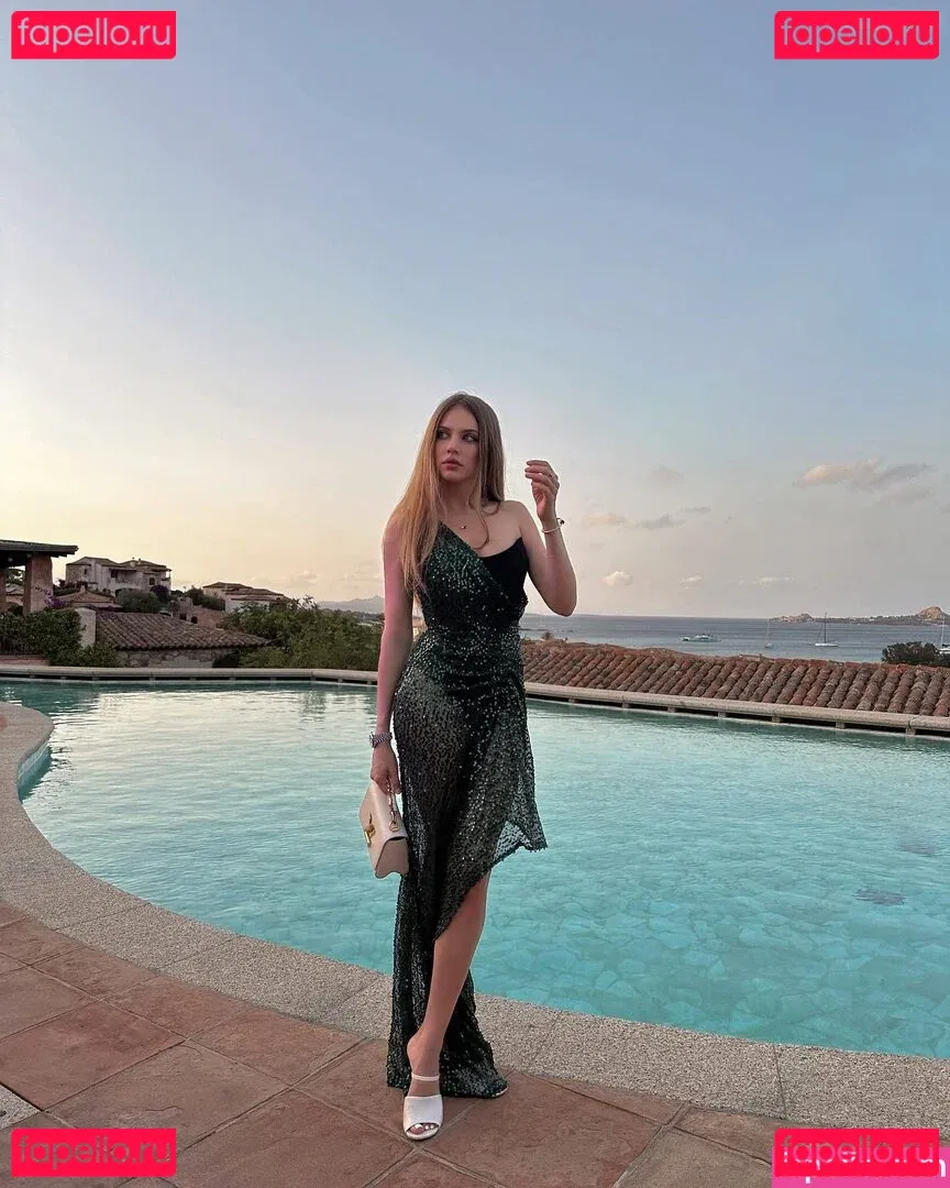 Xenia Tchoumitcheva Onlyfans Photo Gallery 