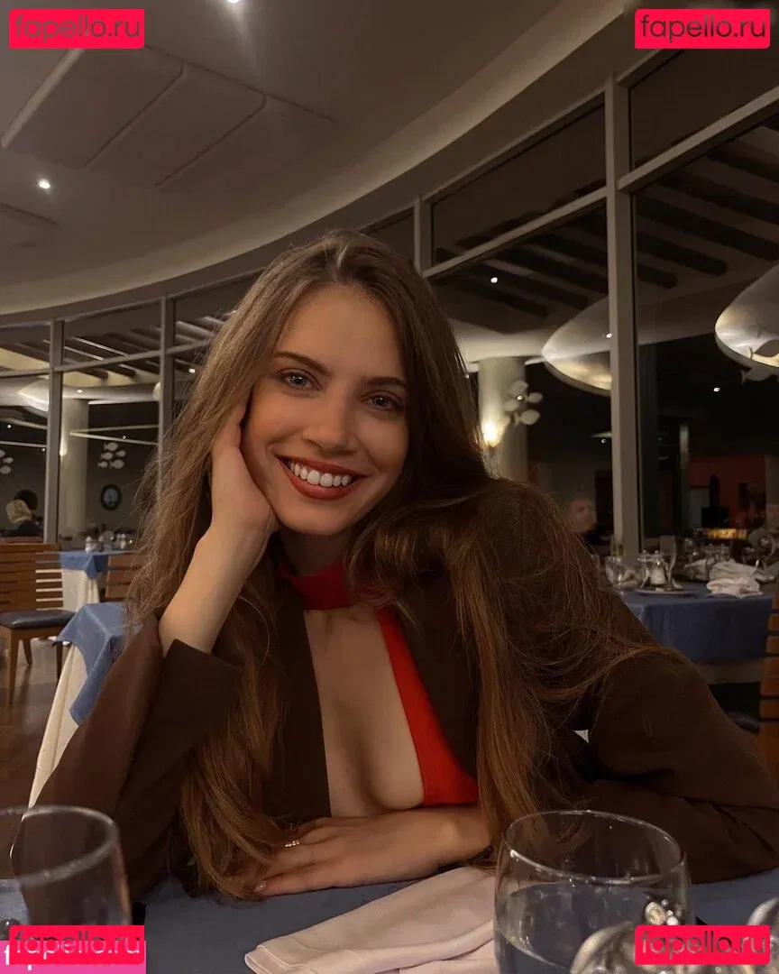 Xenia Tchoumitcheva Onlyfans Photo Gallery 