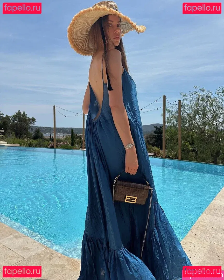 Xenia Tchoumitcheva Onlyfans Photo Gallery 