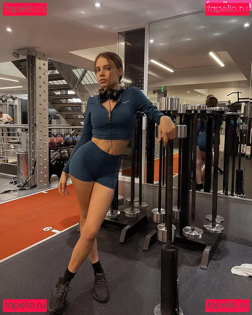 Xenia Tchoumitcheva Onlyfans Photo Gallery 