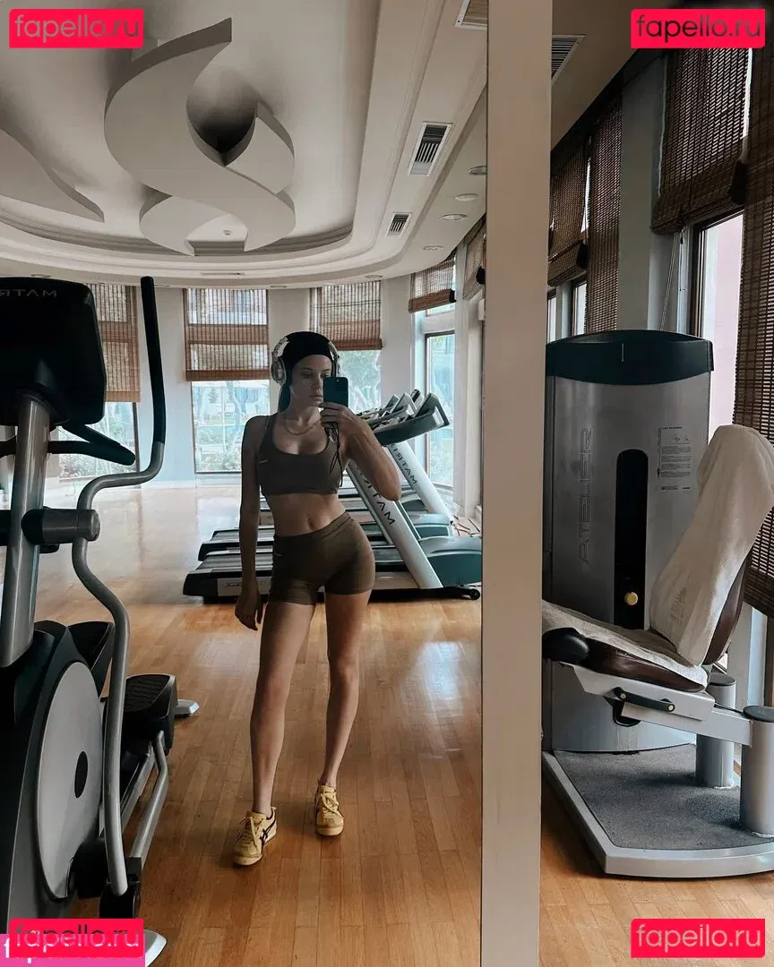 Xenia Tchoumitcheva Onlyfans Photo Gallery 