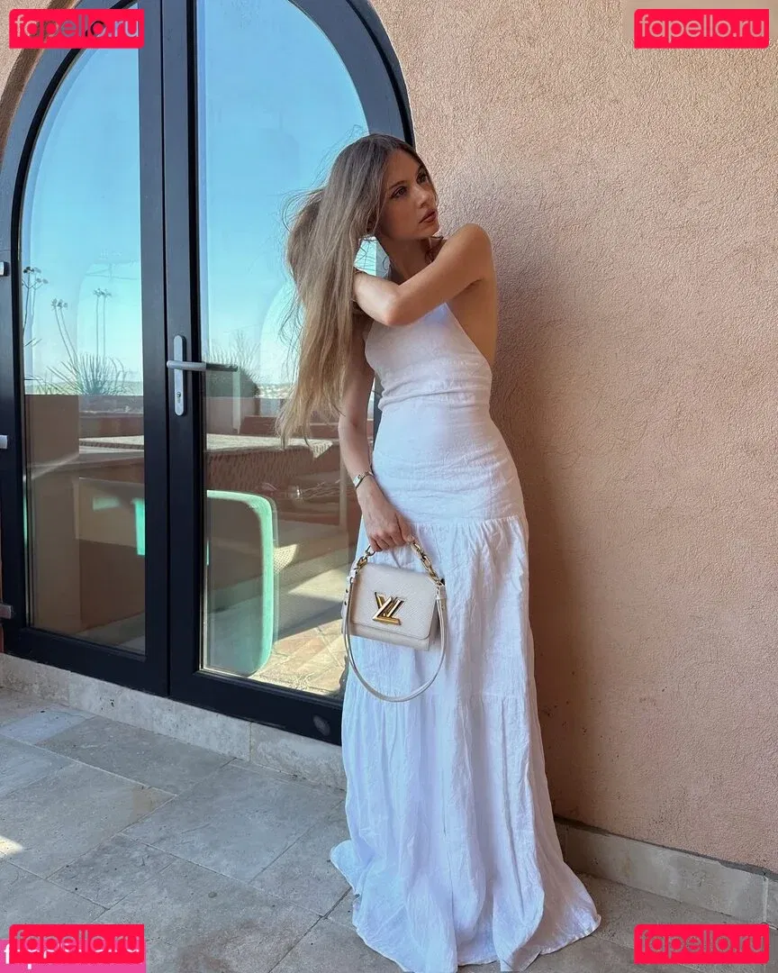 Xenia Tchoumitcheva Onlyfans Photo Gallery 