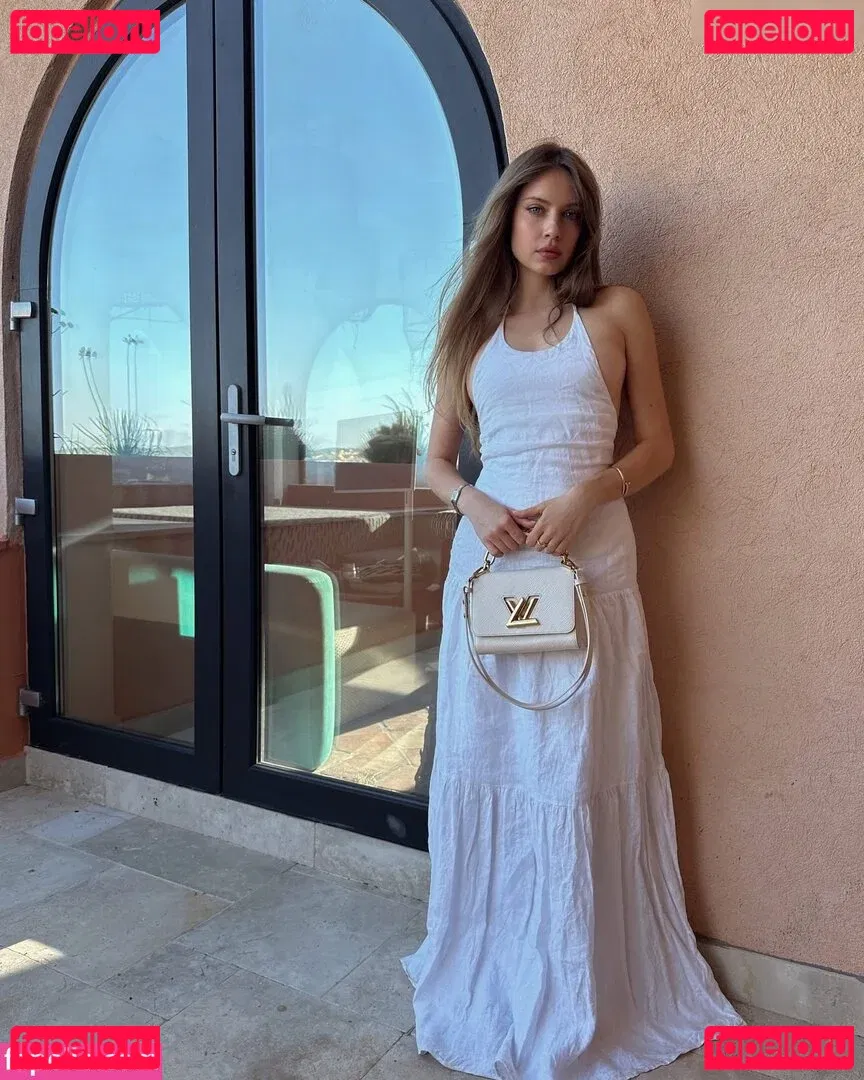 Xenia Tchoumitcheva Onlyfans Photo Gallery 