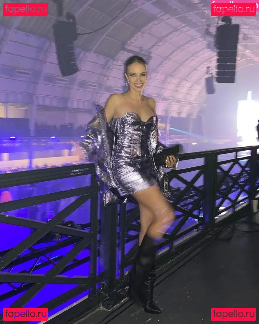 Xenia Tchoumitcheva Onlyfans Photo Gallery 