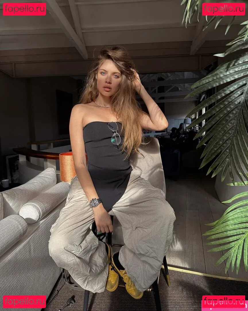 Xenia Tchoumitcheva Onlyfans Photo Gallery 