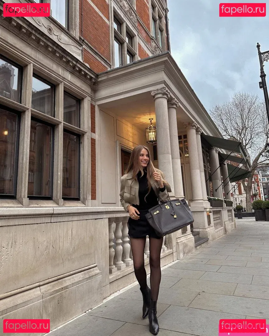 Xenia Tchoumitcheva Onlyfans Photo Gallery 