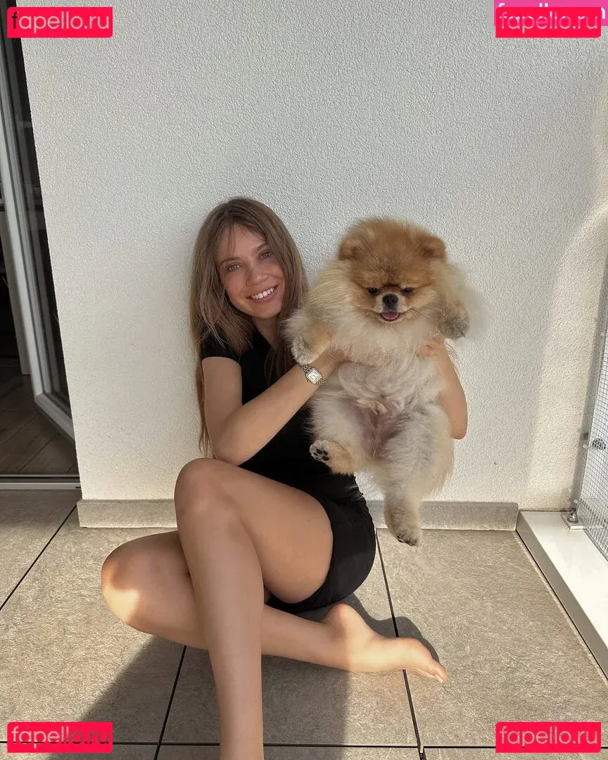 Xenia Tchoumitcheva Onlyfans Photo Gallery 