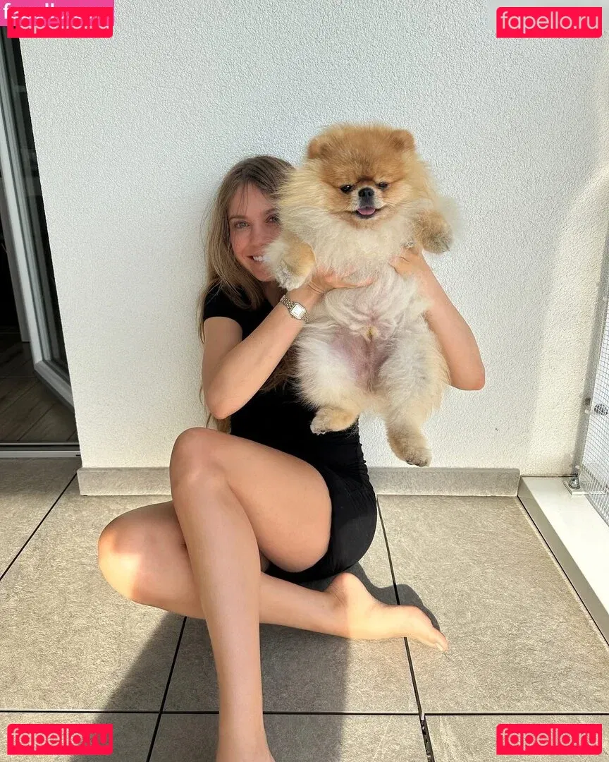 Xenia Tchoumitcheva Onlyfans Photo Gallery 