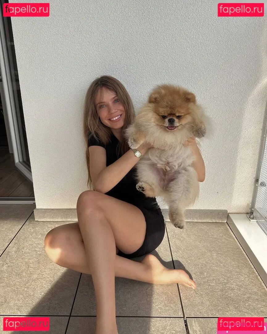 Xenia Tchoumitcheva Onlyfans Photo Gallery 