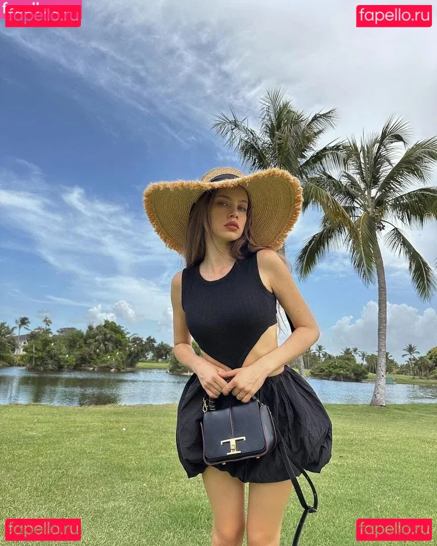 Xenia Tchoumitcheva Onlyfans Photo Gallery 