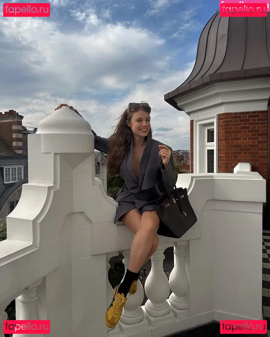 Xenia Tchoumitcheva Onlyfans Photo Gallery 