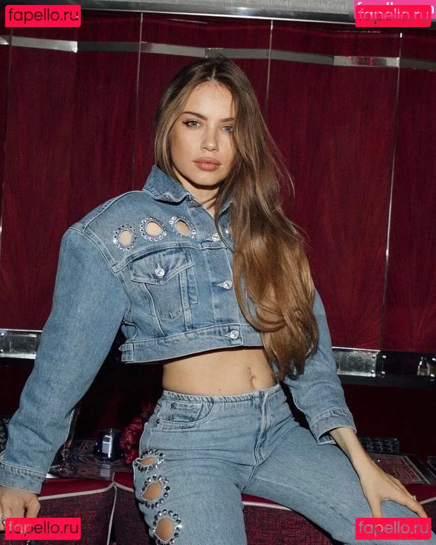 Xenia Tchoumitcheva Onlyfans Photo Gallery 