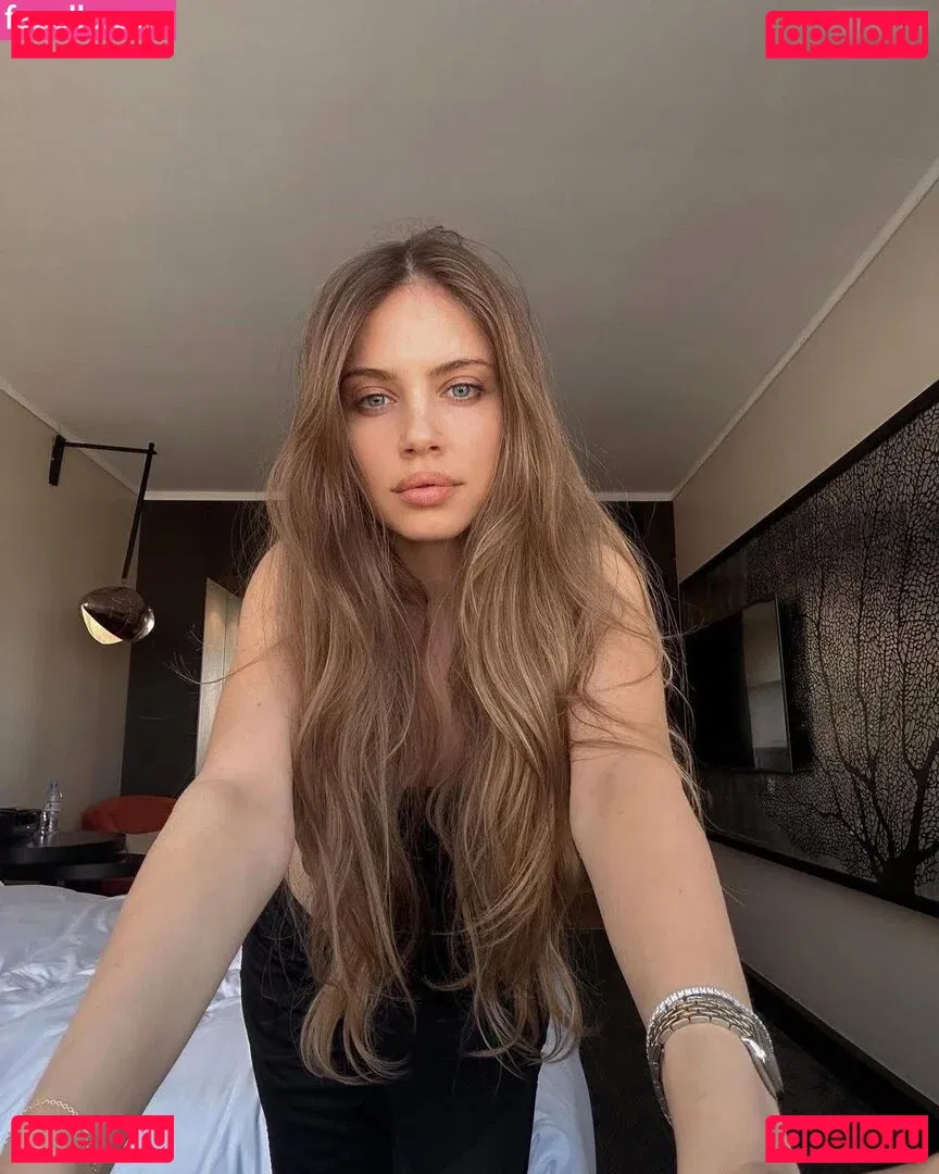 Xenia Tchoumitcheva Onlyfans Photo Gallery 