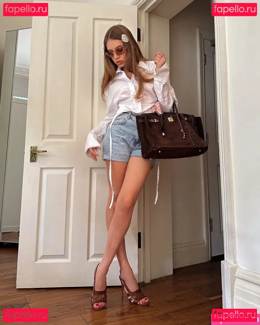 Xenia Tchoumitcheva Onlyfans Photo Gallery 