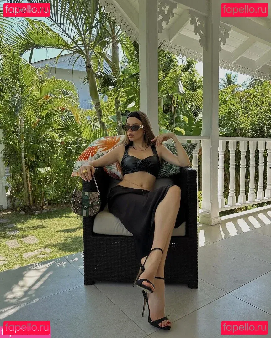 Xenia Tchoumitcheva Onlyfans Photo Gallery 