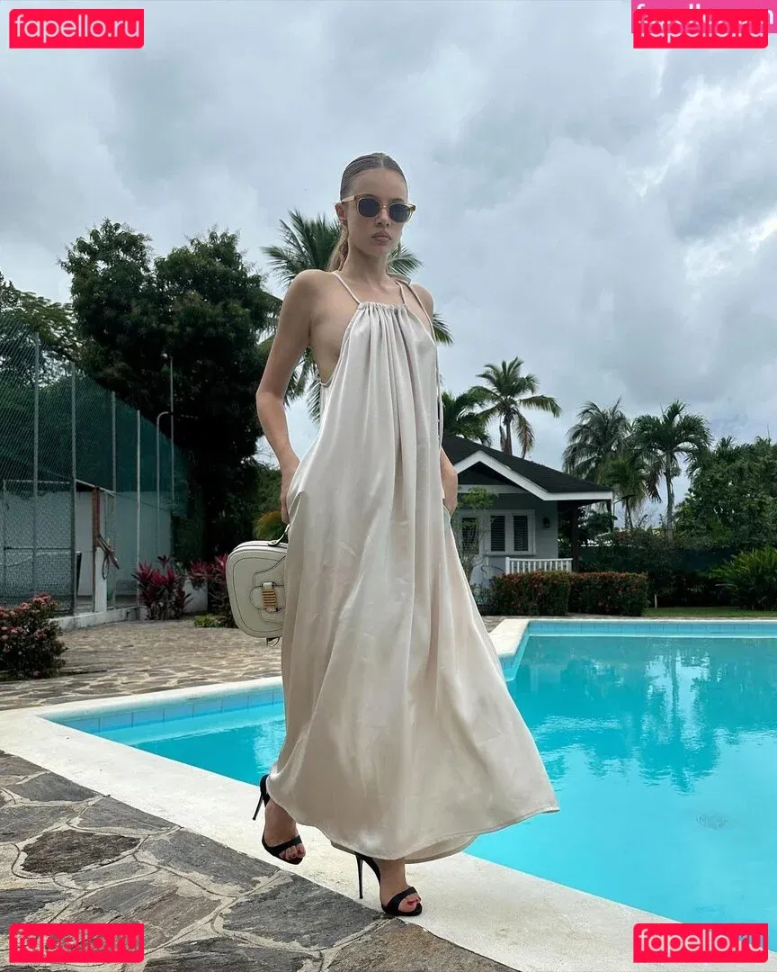 Xenia Tchoumitcheva Onlyfans Photo Gallery 