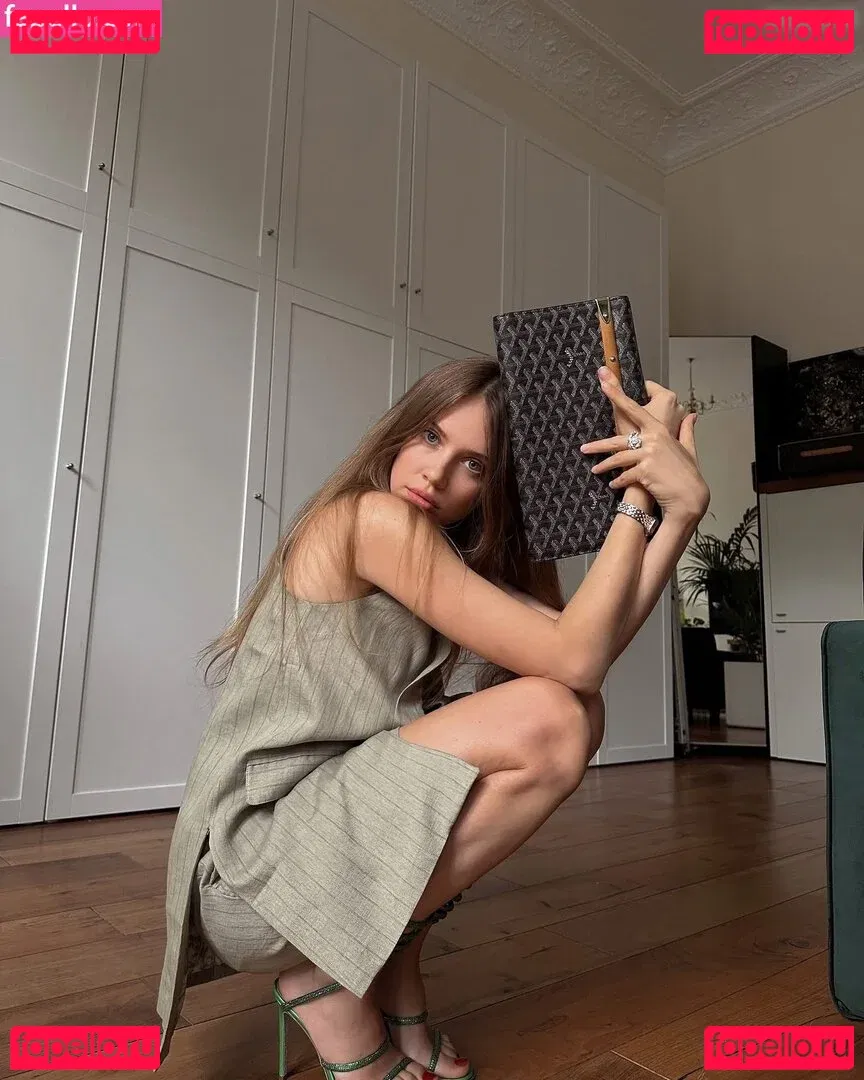 Xenia Tchoumitcheva Onlyfans Photo Gallery 