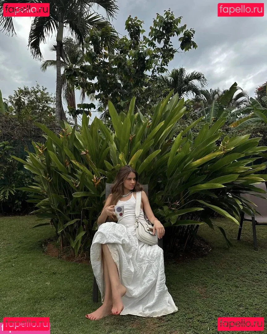 Xenia Tchoumitcheva Onlyfans Photo Gallery 