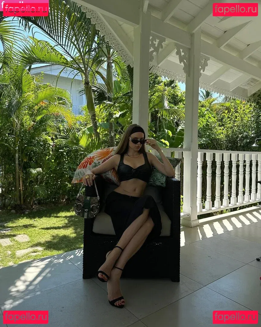 Xenia Tchoumitcheva Onlyfans Photo Gallery 