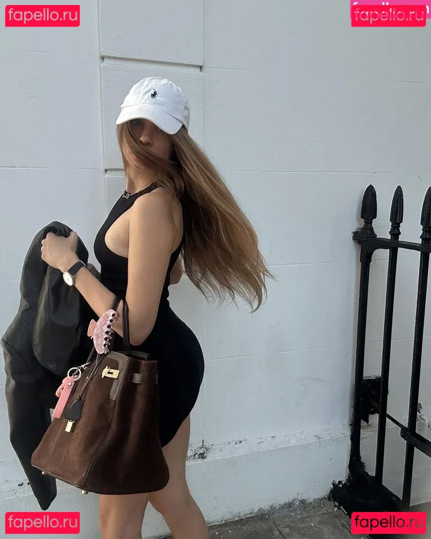 Xenia Tchoumitcheva Onlyfans Photo Gallery 