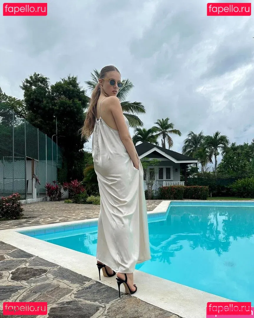 Xenia Tchoumitcheva Onlyfans Photo Gallery 