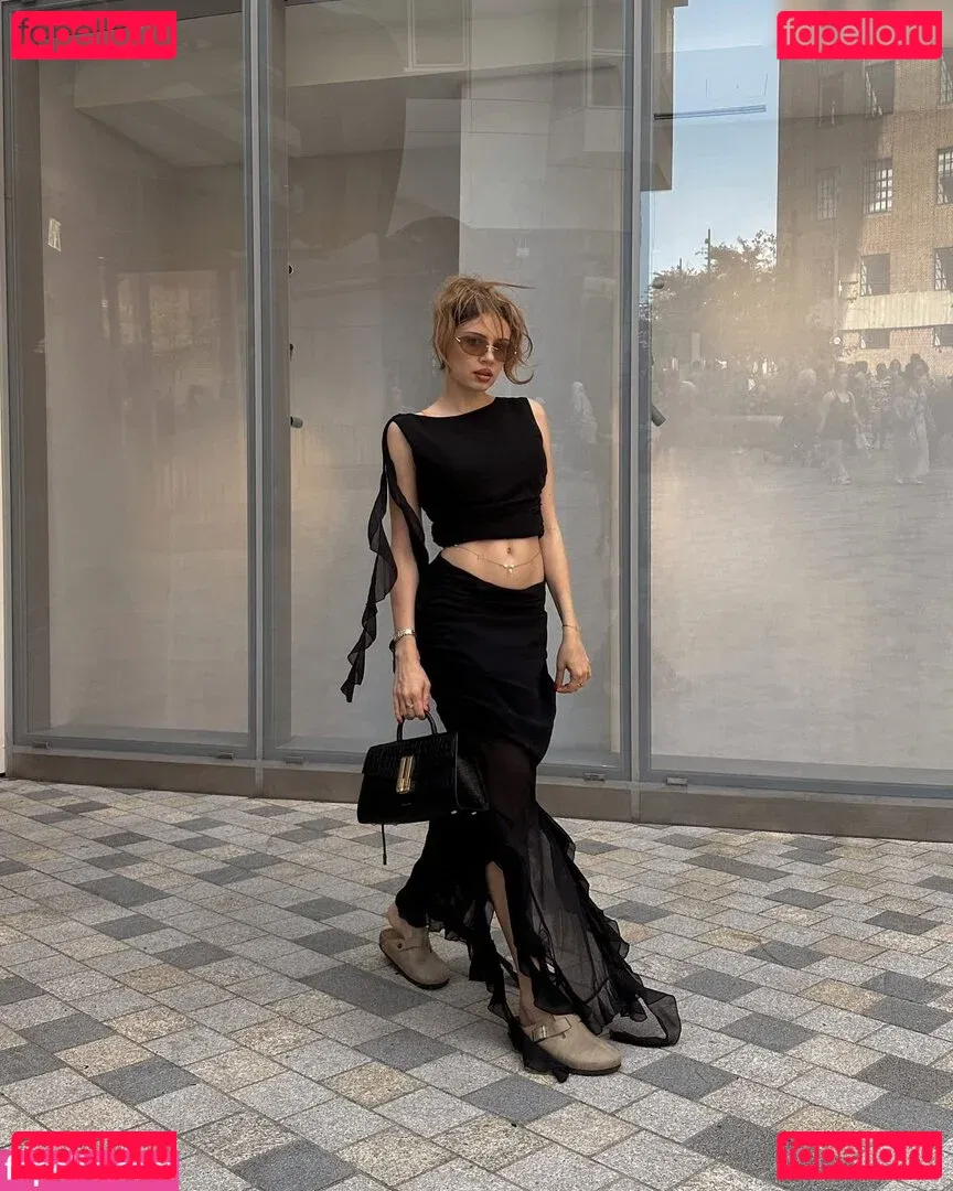 Xenia Tchoumitcheva Onlyfans Photo Gallery 