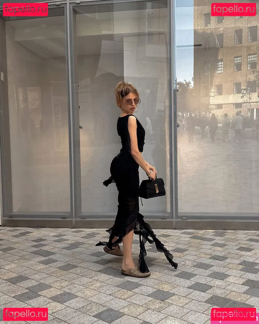 Xenia Tchoumitcheva Onlyfans Photo Gallery 