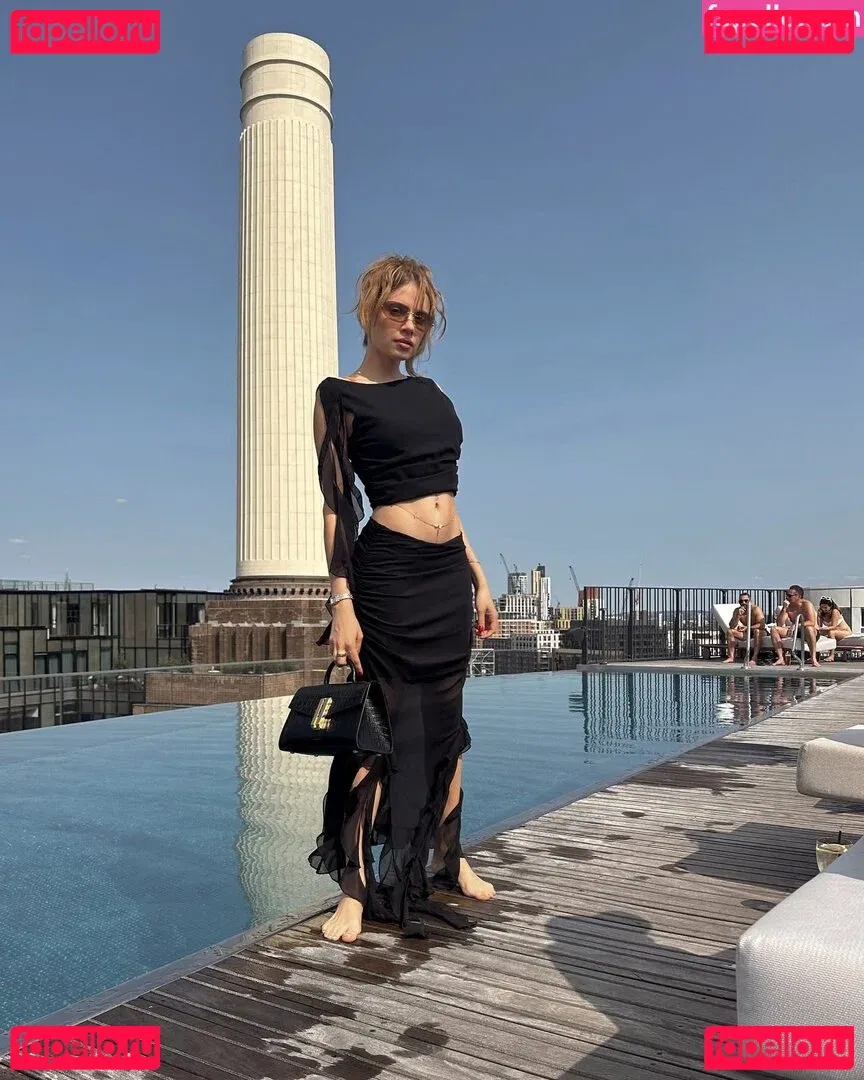 Xenia Tchoumitcheva Onlyfans Photo Gallery 