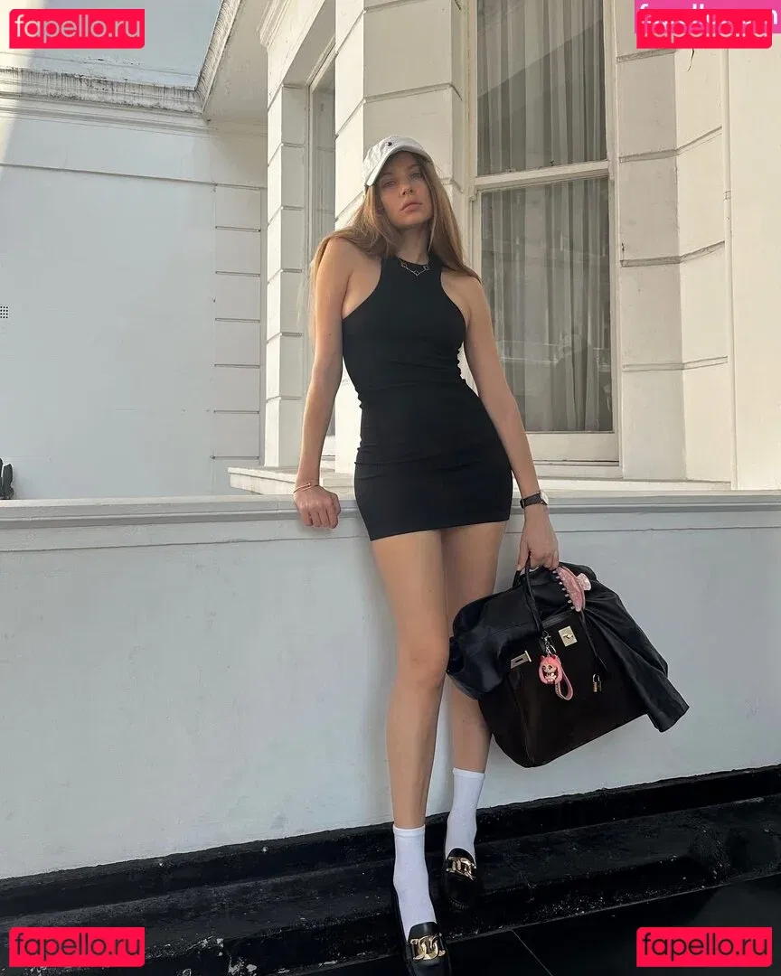 Xenia Tchoumitcheva Onlyfans Photo Gallery 