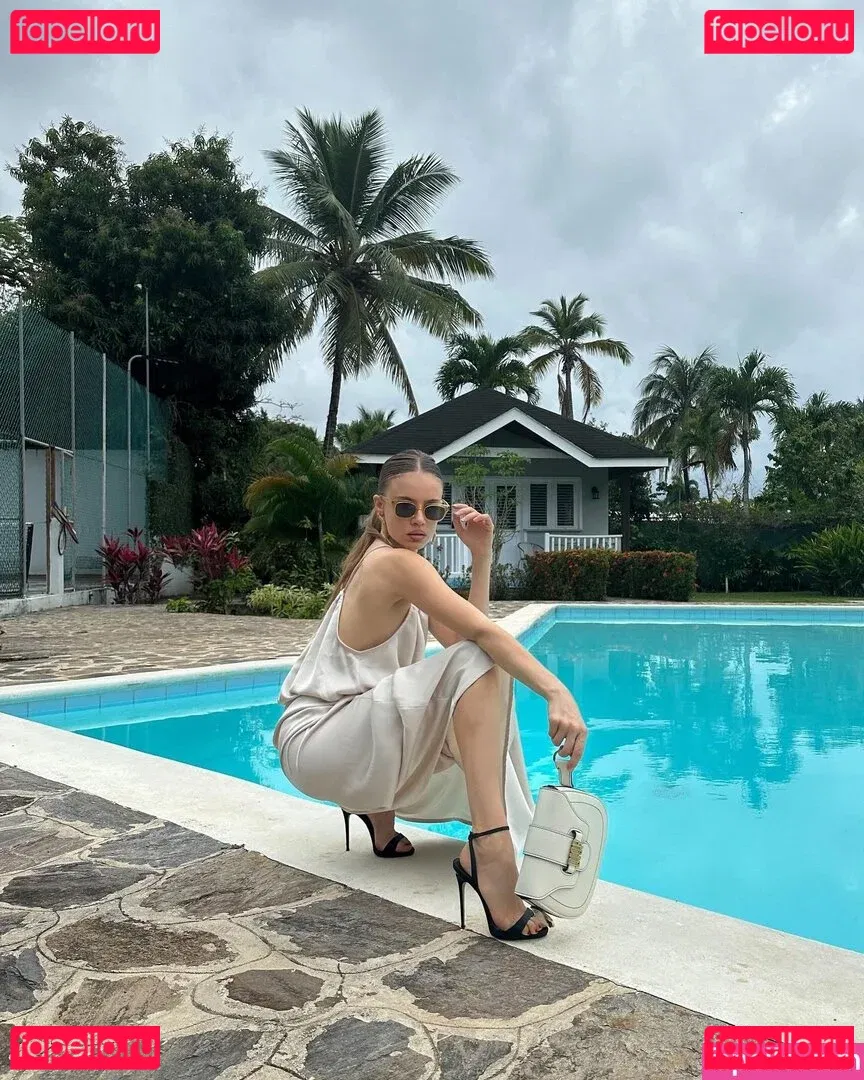 Xenia Tchoumitcheva Onlyfans Photo Gallery 